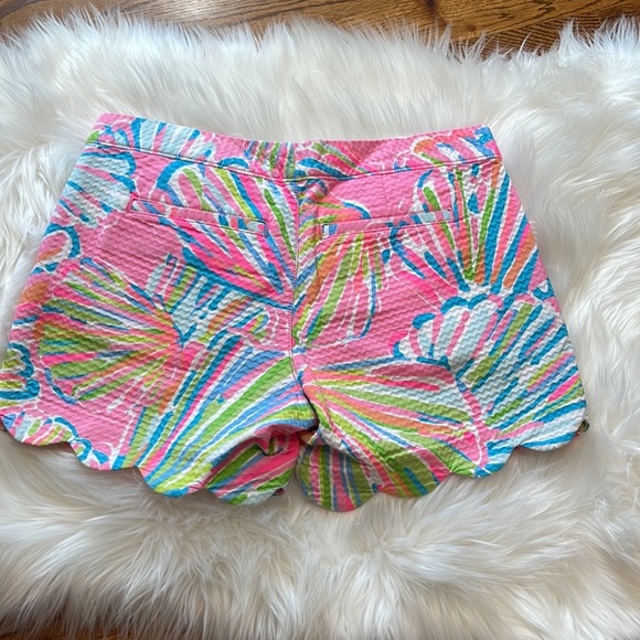 Lilly Pulitzer Scallop Buttercup Shorts in Pink Pout Shellabrate - Picture 7 of 7